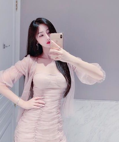 《撕毁剥烂女人被艹疯》作家：肾好青梅
