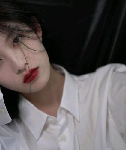 《表白后被卖到妓院当婊子》 作者：没有名字 作者：没有名字