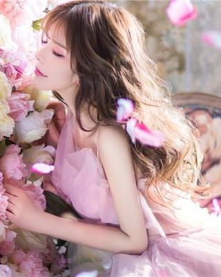 《花间啨事》